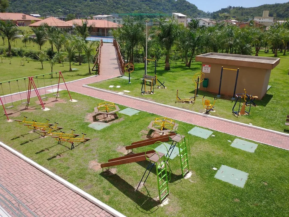 Apto Vista Atlântico com 2 quartos com Ar Cond Wi-Fi TV SMART e Área de lazer Itapema 0*,