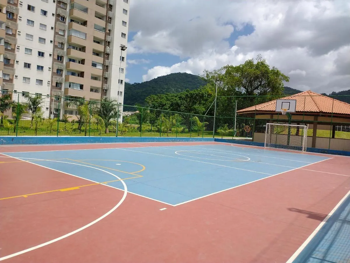 Apartamento Apto Vista Atlântico com 2 quartos com Ar Cond Wi-Fi TV SMART e Área de lazer Itapema Brasil